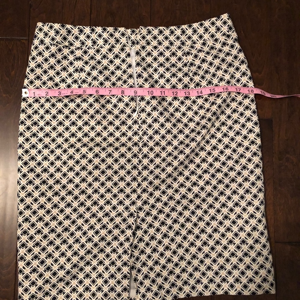 Patterned skirt - Picture 4 of 4